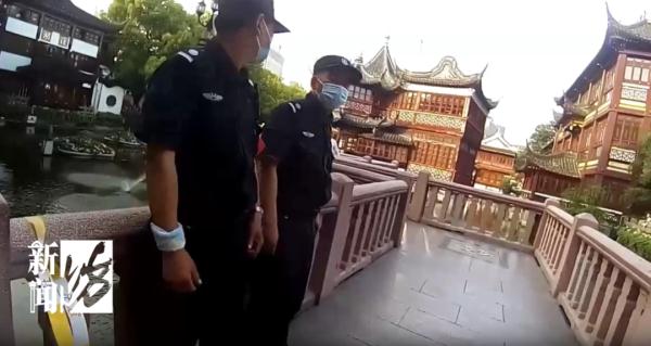 4岁男孩头卡上海豫园九曲桥石柱，消防员不得不破拆！网友：心疼九曲桥