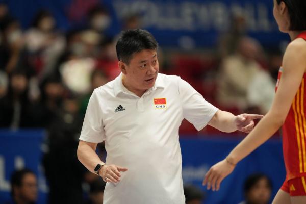 中国女排主教练蔡斌：中国女排更加成熟