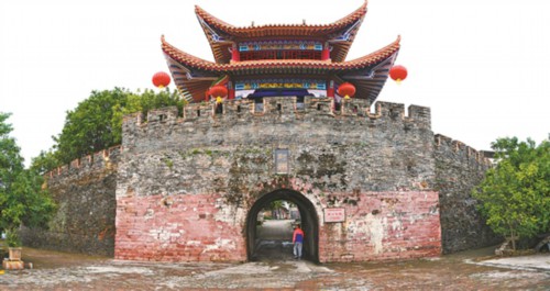 肇庆封开:轻舟泛江 山月人归