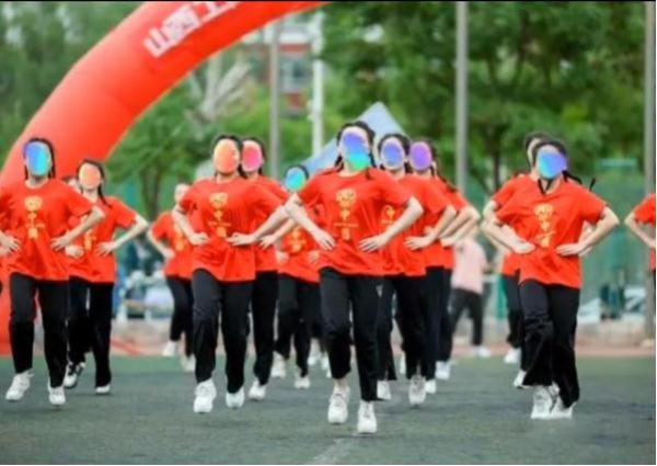 儿童节演出服“用完就退”？店主称被汗臭熏晕……网友：聪明，但不善良！