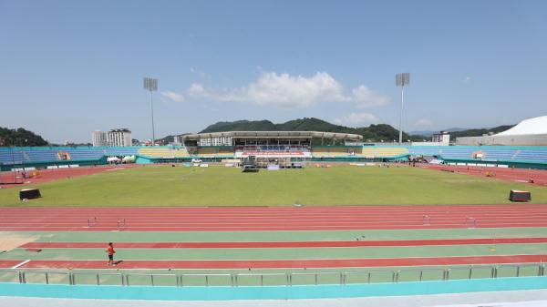 田径亚青赛第二日:中国队收获4金2银1铜 田径亚青赛第二日:中国队收获4金2银1铜