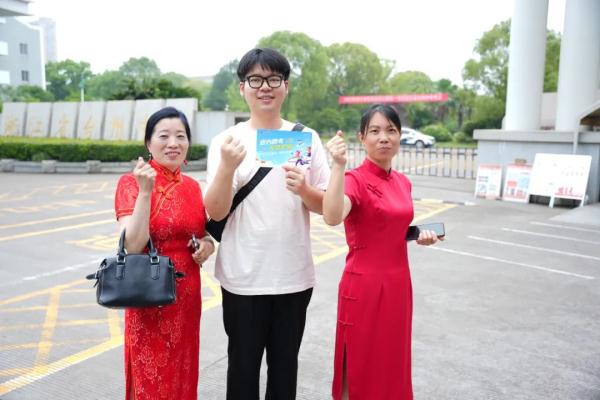 刚刚！2023年浙江高考作文题出炉！