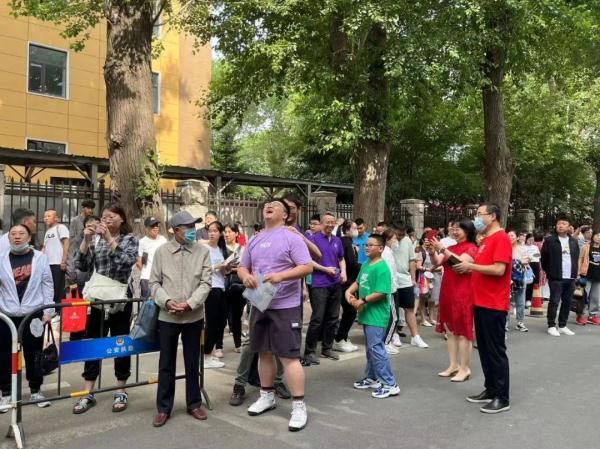 高考首日,多图直击!加油,长春学子 高考首日,多图直击!加油,长春学子