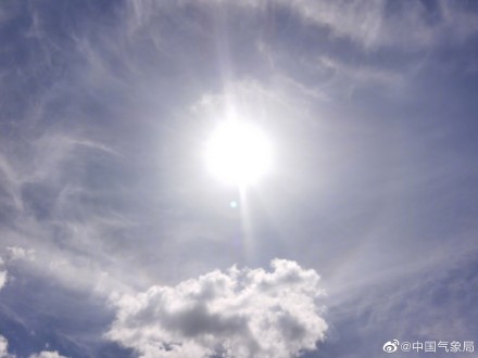 今日份奇观！甘肃华池日晕与七彩祥云同框