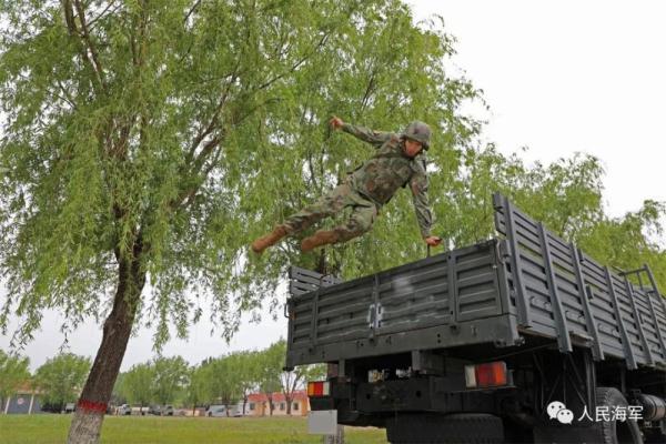 汽车兵下连集训 | 看他们重新定义速度与激情