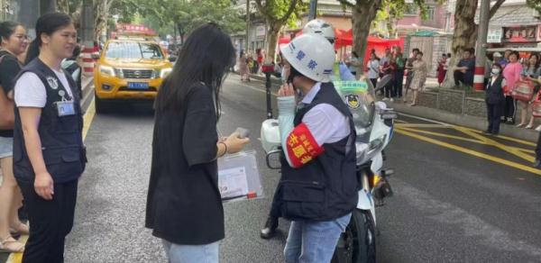 22公里,长沙交警铁骑送证使出“洪荒之力”! 22公里,长沙交警铁骑送证使出“洪荒之力”!