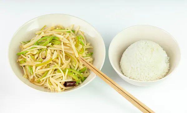 土豆丝配米饭、馒头配稀饭？当心你的血糖飙升