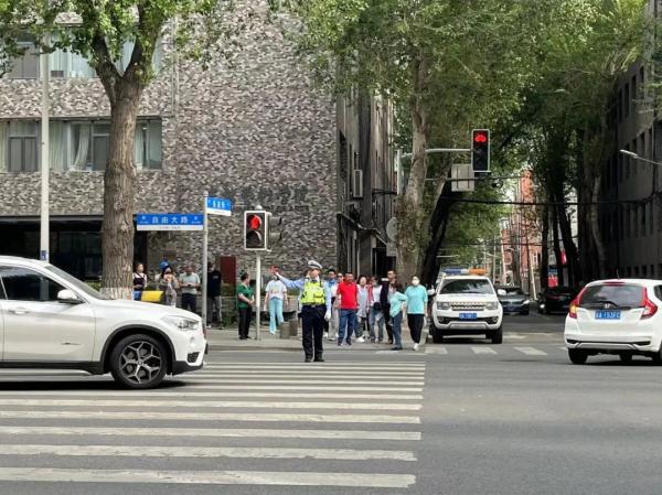 高考首日,多图直击!加油,长春学子 高考首日,多图直击!加油,长春学子