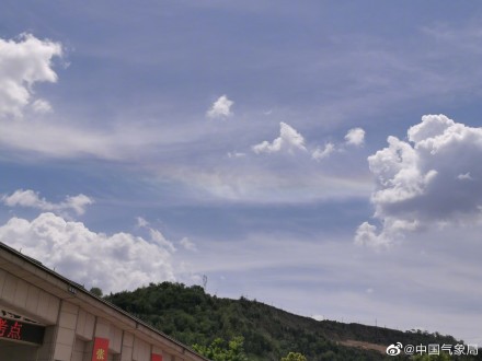 今日份奇观！甘肃华池日晕与七彩祥云同框