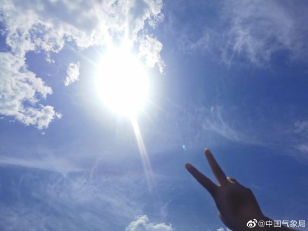 今日份奇观！甘肃华池日晕与七彩祥云同框