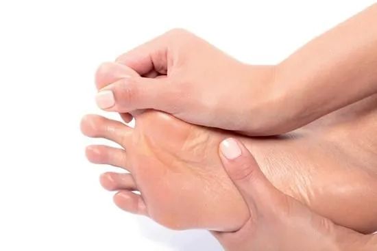 双脚是全身疾病“放大镜”！行气血、联脏腑、通内外，用好双脚百病消