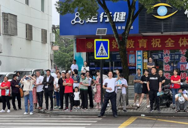 刚刚！2023年浙江高考作文题出炉！