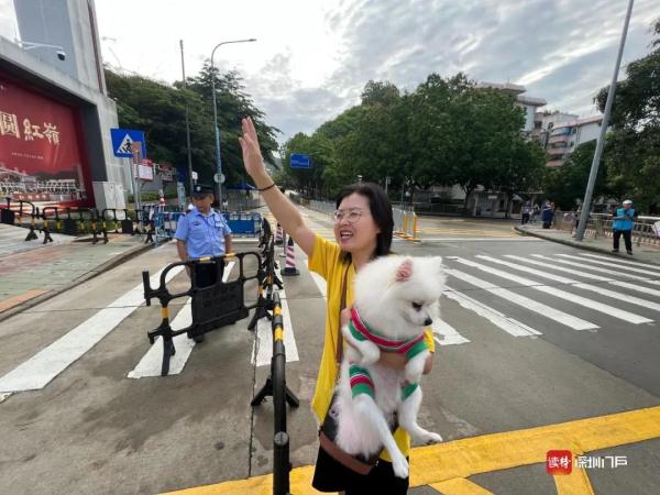 2023年广东高考作文题出炉！多图直击深圳高考现场→