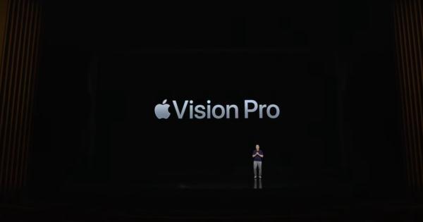 售价2.5万！苹果发布重磅新品！科幻片照进现实？这款头显设备指向怎样的技术新趋势？