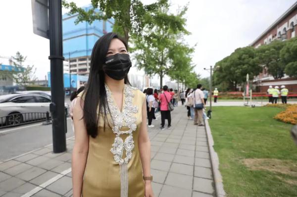 好险!考生忘带准考证,民警紧急协调!多图直击高考首日现场→ 好险!考生忘带准考证,民警紧急协调!多图直击高考首日现场→