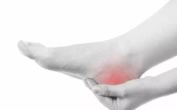 双脚是全身疾病“放大镜”！行气血、联脏腑、通内外，用好双脚百病消