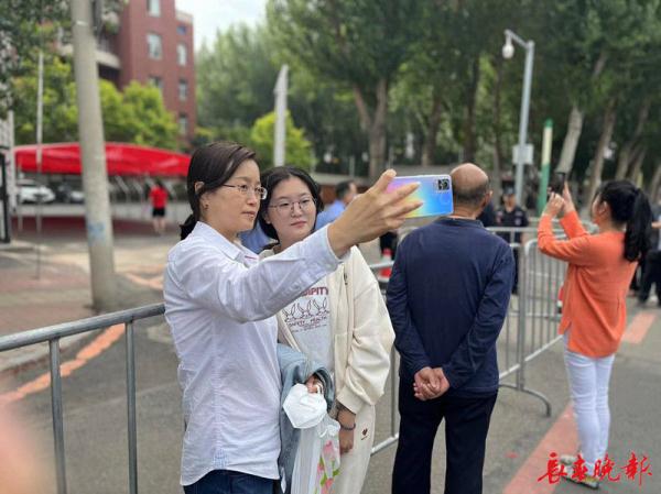 高考首日,多图直击!加油,长春学子 高考首日,多图直击!加油,长春学子