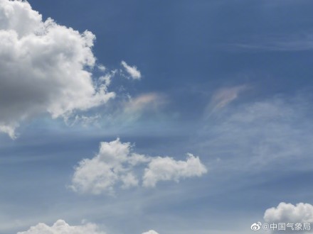 今日份奇观！甘肃华池日晕与七彩祥云同框