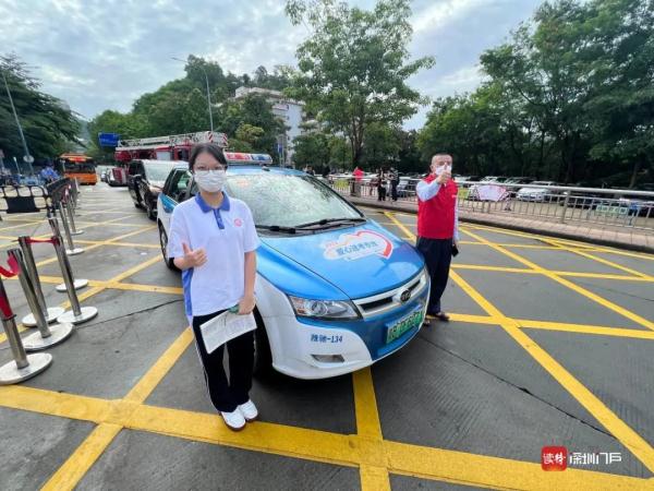 2023年广东高考作文题出炉！多图直击深圳高考现场→