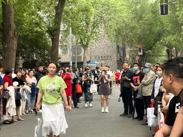 高考首日,多图直击!加油,长春学子 高考首日,多图直击!加油,长春学子