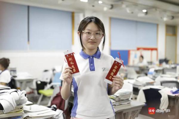 2023年广东高考作文题出炉！多图直击深圳高考现场→