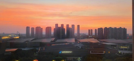 南京现粉红色天空