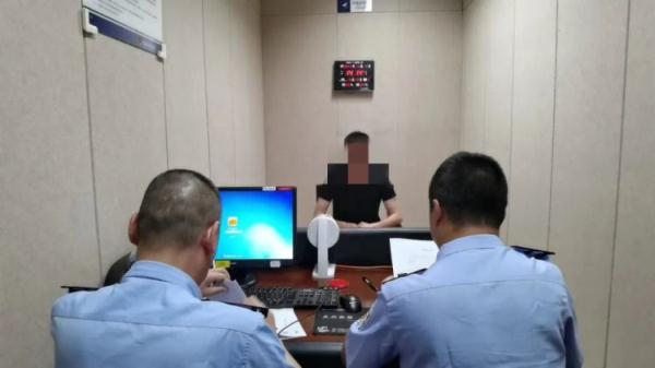 “飙车炸街”，3人被拘