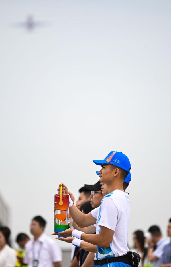 第31届世界大学生夏季运动会火炬传递启航仪式举行 第31届世界大学生夏季运动会火炬传递启航仪式举行