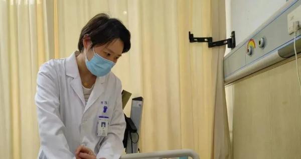 一盘凉拌黄瓜差点让他丢了命！这种危险，可能藏在你家冰箱里
