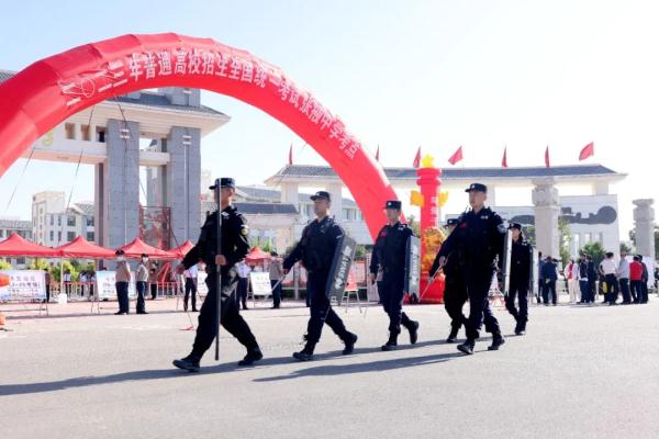 直击高考现场！这些场面太暖了！