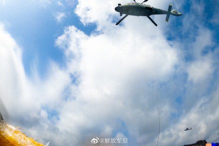 舰载直升机海上飞行训练