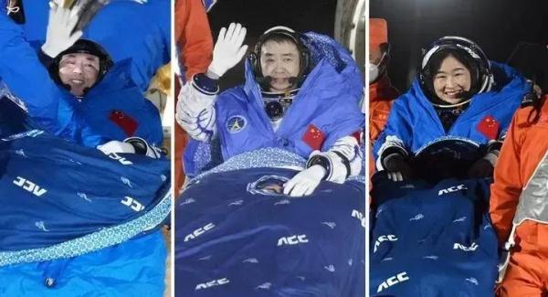 “神五”到“神十五”，航天员都在返回舱前留了一段话