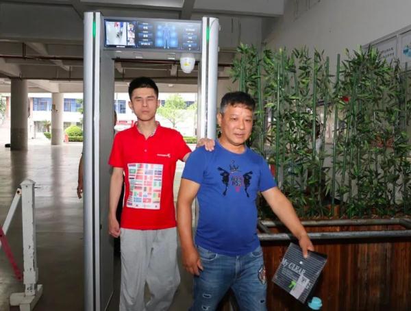 一个人的特殊考场!不落下任何一位追梦的考生 一个人的特殊考场!不落下任何一位追梦的考生