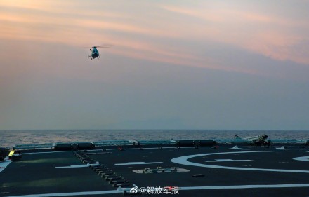 舰载直升机海上飞行训练