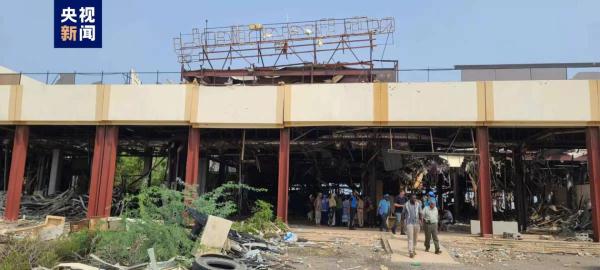 时隔8年也门荷台达机场首次迎来飞机起降