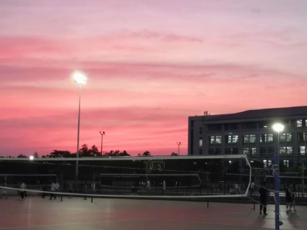 南京现粉红色天空