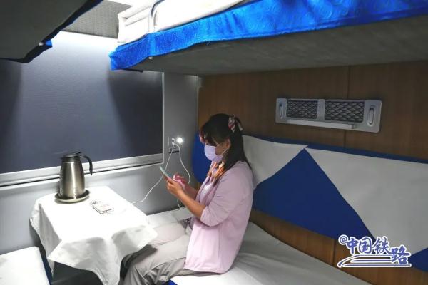 夜间运行的复兴号动卧，有什么不一样？