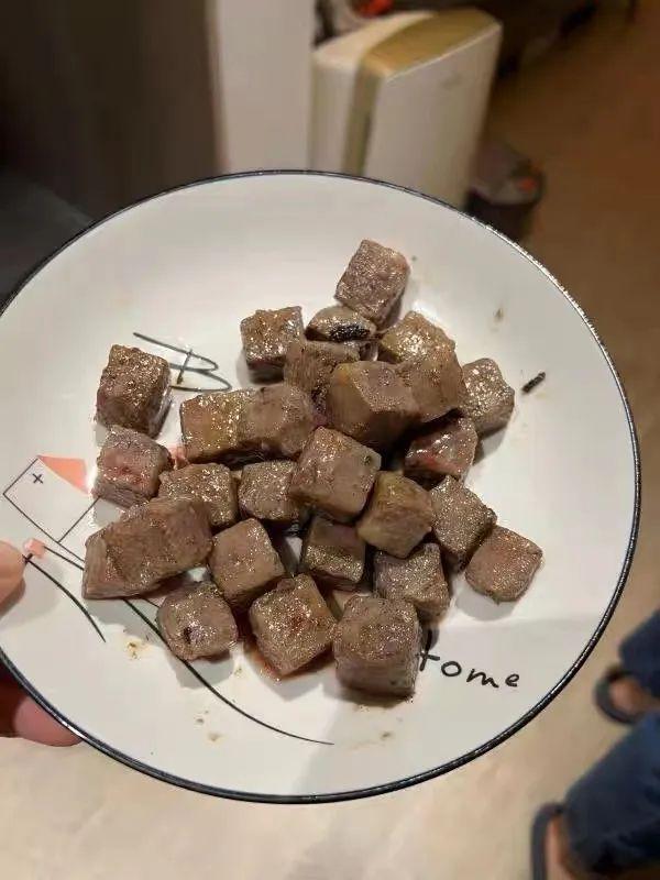 知名酒店6000元喜宴菜品7成是预制，成本竟只有……