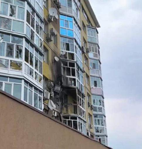 突发！俄一市中心无人机坠毁