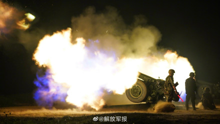 开火！感受炮兵分队实弹射击现场