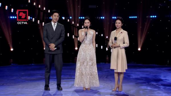 美国姑娘翻唱中文歌曲，为何唯独她出圈？