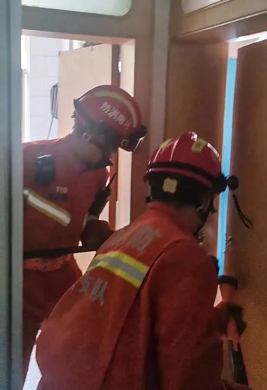 高考开考前,被困电梯怎么办?困在家中怎么出? 高考开考前,被困电梯怎么办?困在家中怎么出?