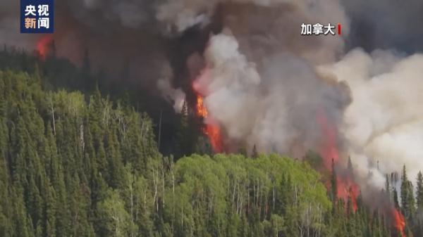加拿大山火浓烟持续南下 美国更多地区将受污染 加拿大山火浓烟持续南下 美国更多地区将受污染