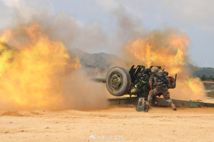 开火！感受炮兵分队实弹射击现场