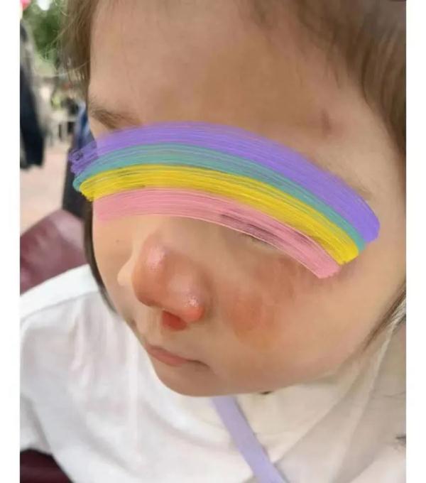 女童在上海迪士尼被黄牛恶意推倒受伤？家长：孩子脸贴地飞出三四米……