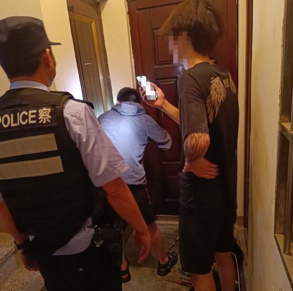 员工不接电话，老板：“报警了！”