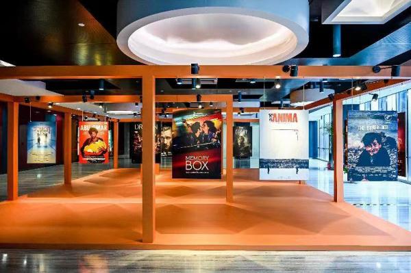 2021年一带一路电影海报展在上海国际旅游度假区举行