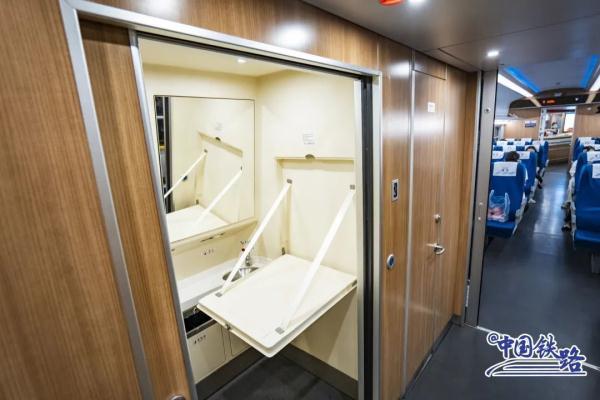 夜间运行的复兴号动卧，有什么不一样？