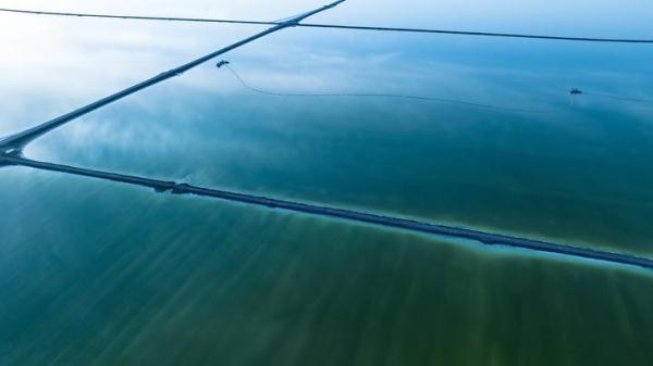 多彩察尔汗盐湖