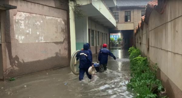 云南两地暴雨引发内涝!接下来这些地方也有强对流天气…… 云南两地暴雨引发内涝!接下来这些地方也有强对流天气……